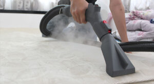 Vệ sinh nệm bằng máy giặt nệm hơi nước