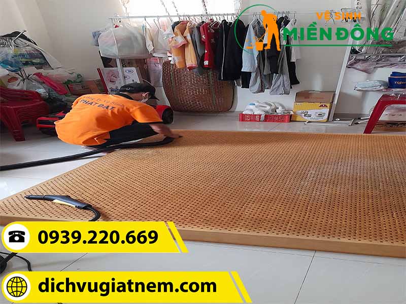 Quy trình giặt nệm của Vệ sinh miền Đông