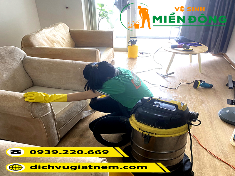 Quy trình giặt ghế sofa tại Quận 2 chuyên nghiệp
