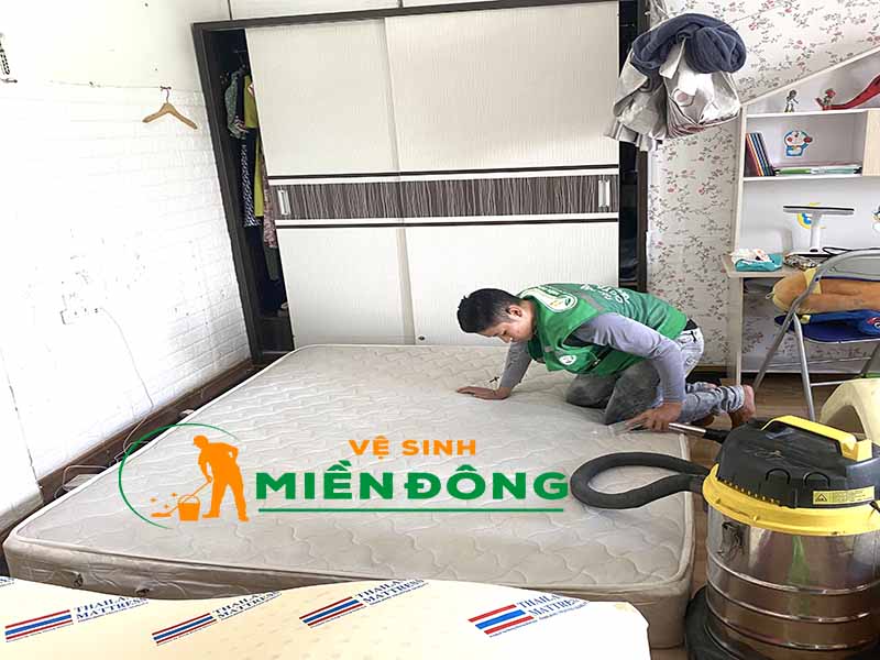 Các bước vệ sinh trong dịch vụ giặt nệm tại quận 4