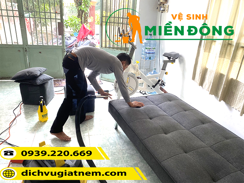 Tại sao nên giặt ghế sofa thường xuyên