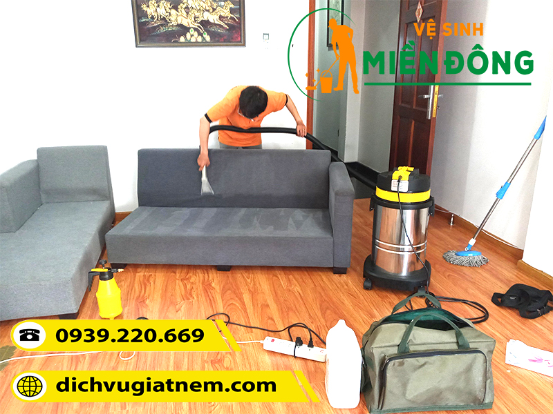Quy trình giặt ghế sofa chất liệu bằng vải tại Vệ Sinh Miền Đông 