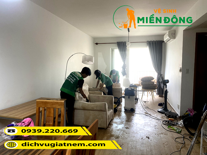 Dịch vụ giặt sofa giá trẻ tại Quận 5