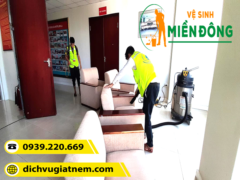 Vì sao nên lựa chọn dịch vụ giặt ghế sofa tại Quận 10