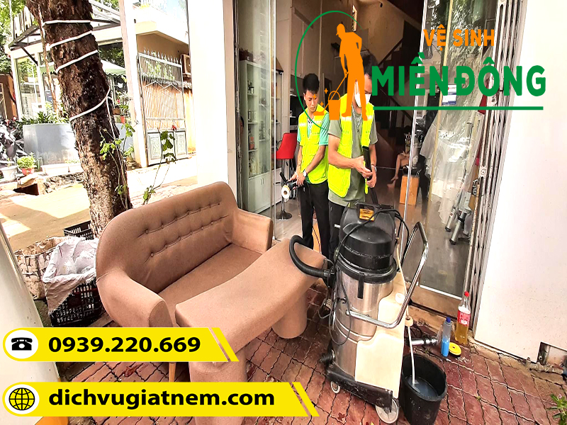 Tại sao nên giặt ghế sofa thường xuyên