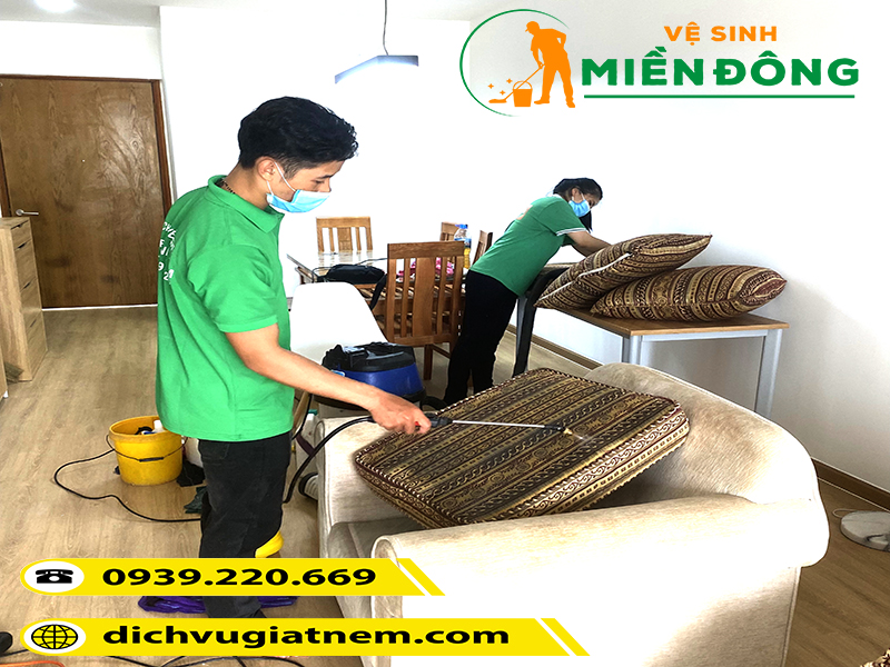 Các câu hỏi thường gặp khi giặt ghế sofa tại nhà