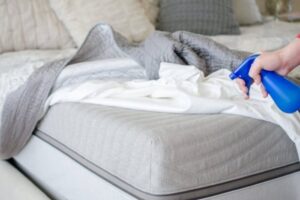 cach-xu-ly-nem-bi-tham-nuoc-tieu