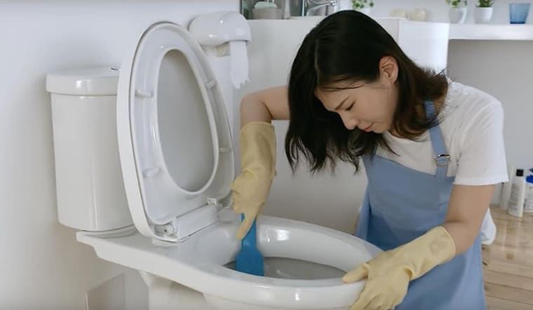 Cách khử mùi hôi nhà vệ sinh