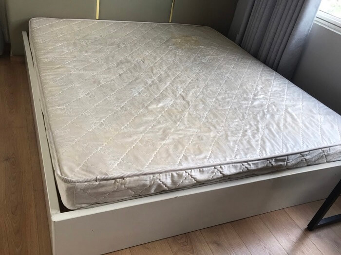 Nệm cao su bị rách phải làm sao? 3 cách đơn giản nhiều người áp dụng 2 nem-cao-su-bi-rach