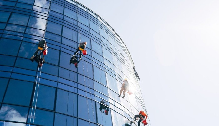 Lau kính tòa nhà tại Bình Dương