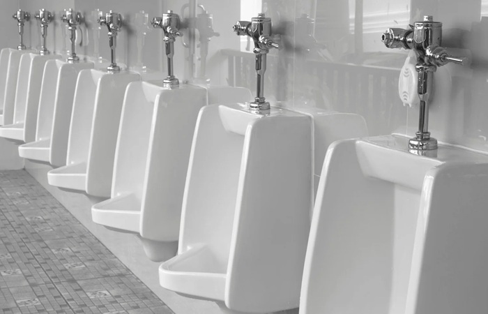 khử mùi bồn tiểu nam